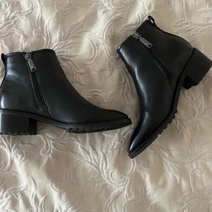 Blondo Sawyer waterproof bootie black leather, women 6.5